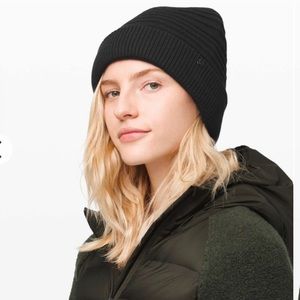 Lululemon sweet and Sherpa Beanie